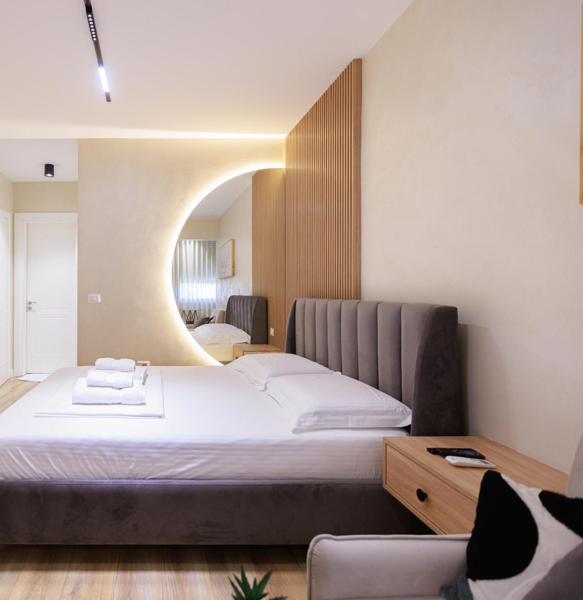 Syncron Apartments In The Center Of Tirana Exterior foto
